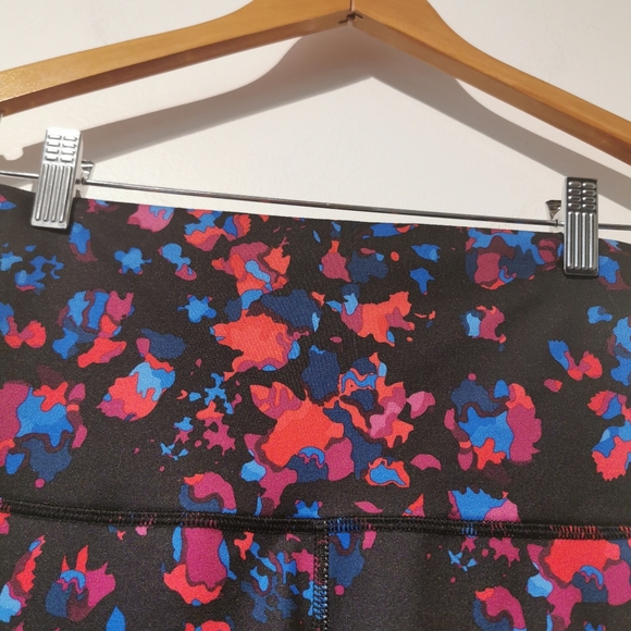 Lululemon size 8 mint condition retired wunder under high rise - Picture 9 of 11